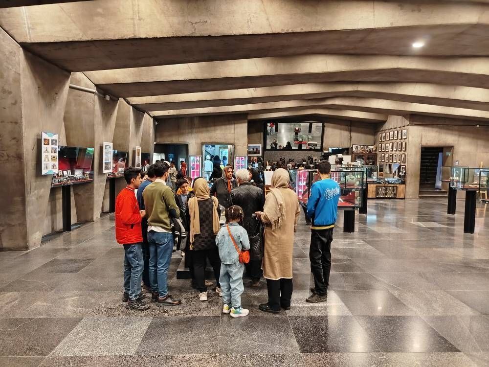 برج آزادی در ایام نوروز ۳۰ هزار بازدیدکننده داشت برج آزادی در ایام نوروز ۳۰ هزار بازدیدکننده داشت