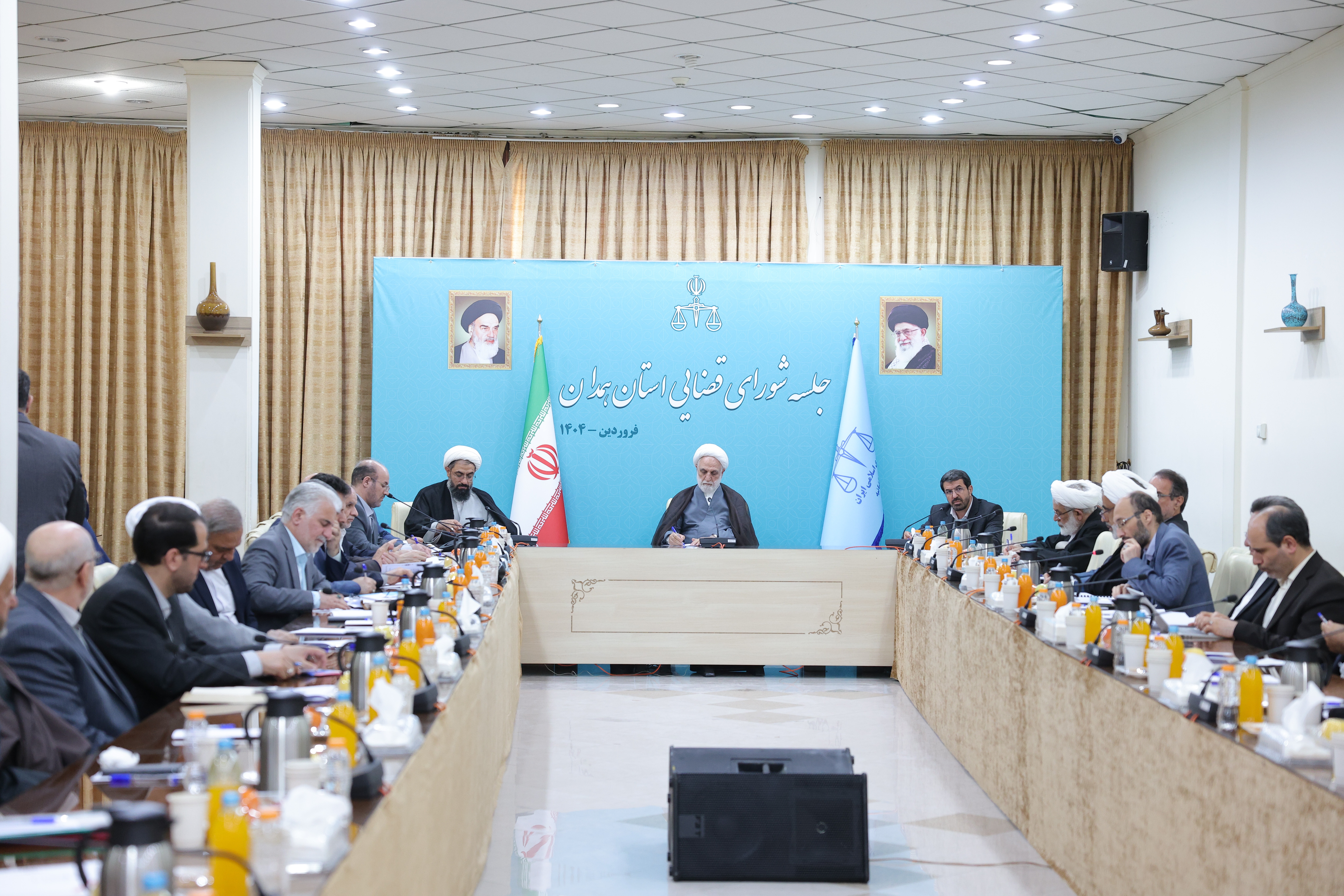 سند تپه تاریخی هگمتانه پس از ۵۰ سال به نام دولت صادر شد/ رئیس قوه قضاییه:کسانی که با انتشار شایعات امنیت روانی جامعه را مخدوش میکنند قطعاً مورد برخورد قاطع و قانونی قرار خواهند گرفت سند تپه تاریخی هگمتانه پس از ۵۰ سال به نام دولت صادر شد/ رئیس قوه قضاییه:کسانی که با انتشار شایعات امنیت روانی جامعه را مخدوش میکنند قطعاً مورد برخورد قاطع و قانونی قرار خواهند گرفت