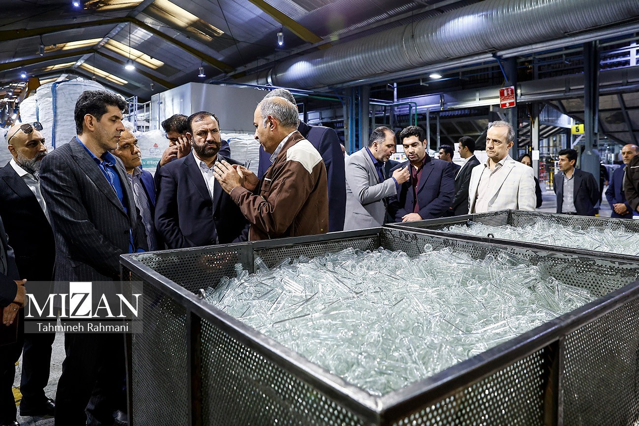 دادستان تهران به منظور کمک به تحقق شعار سال از ۲ واحد تولیدی بهشهر و مشکات بازدید کرد/صالحی: اختصاص شماره ویژه به منظور اخذ مشکلات تولیدکنندگان و پاسخگویی حداکثری به آنها / تاکید بر پرهیز از صدور بخشنامههای خلق الساعه توسط مدیران دادستان تهران به منظور کمک به تحقق شعار سال از ۲ واحد تولیدی بهشهر و مشکات بازدید کرد/صالحی: اختصاص شماره ویژه به منظور اخذ مشکلات تولیدکنندگان و پاسخگویی حداکثری به آنها / تاکید بر پرهیز از صدور بخشنامههای خلق الساعه توسط مدیران