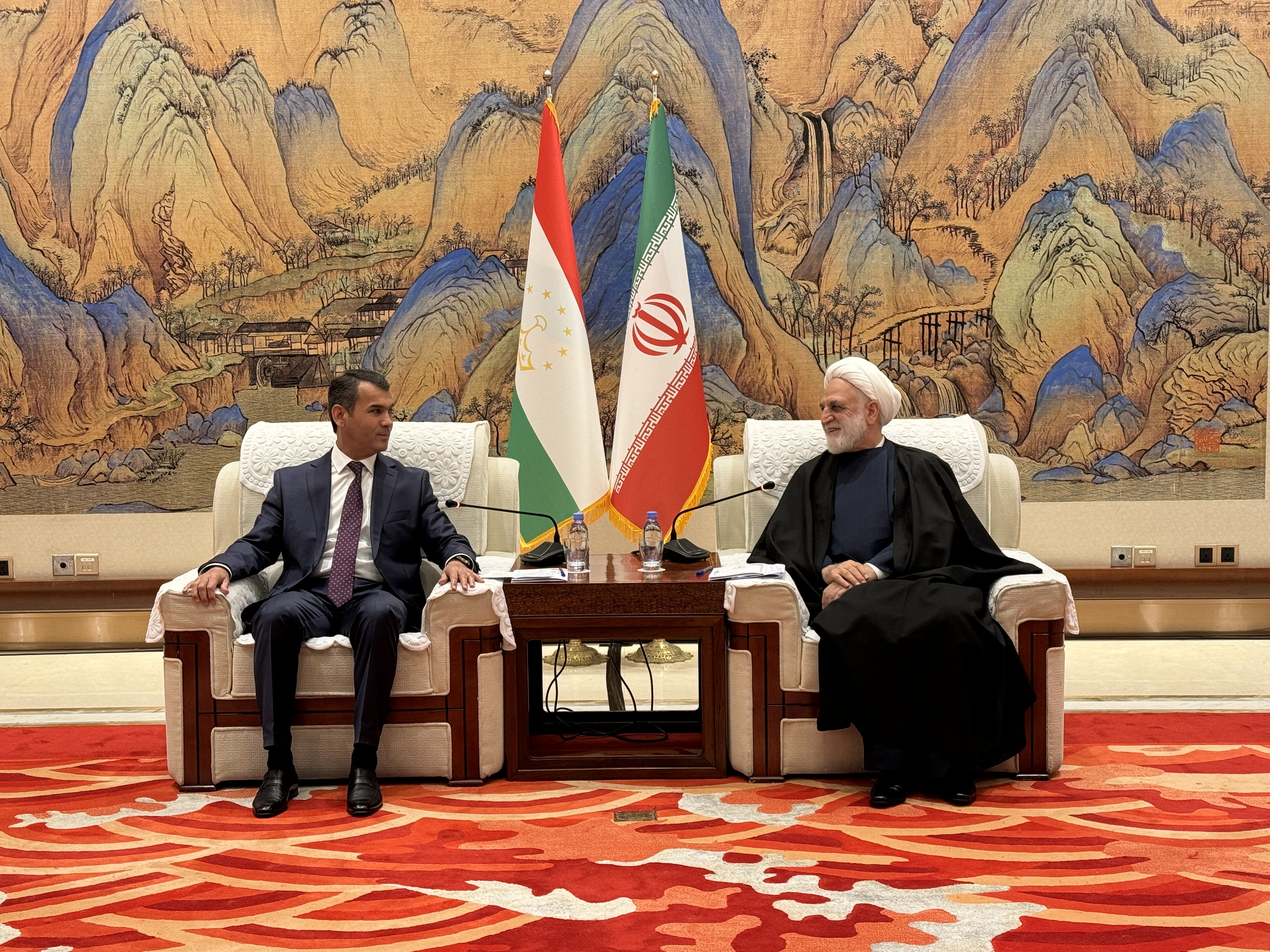 دیدار حجتالاسلام والمسلمین محسنیاژهای با رئیس دیوانعالی جمهوری خلق چین/ تاکید رئیس قوه قضاییه بر ظرفیتهای بالای کشورهای عضو سازمان شانگهای جهت توسعه مناسبات قضایی و حقوقی دیدار حجتالاسلام والمسلمین محسنیاژهای با رئیس دیوانعالی جمهوری خلق چین/ تاکید رئیس قوه قضاییه بر ظرفیتهای بالای کشورهای عضو سازمان شانگهای جهت توسعه مناسبات قضایی و حقوقی