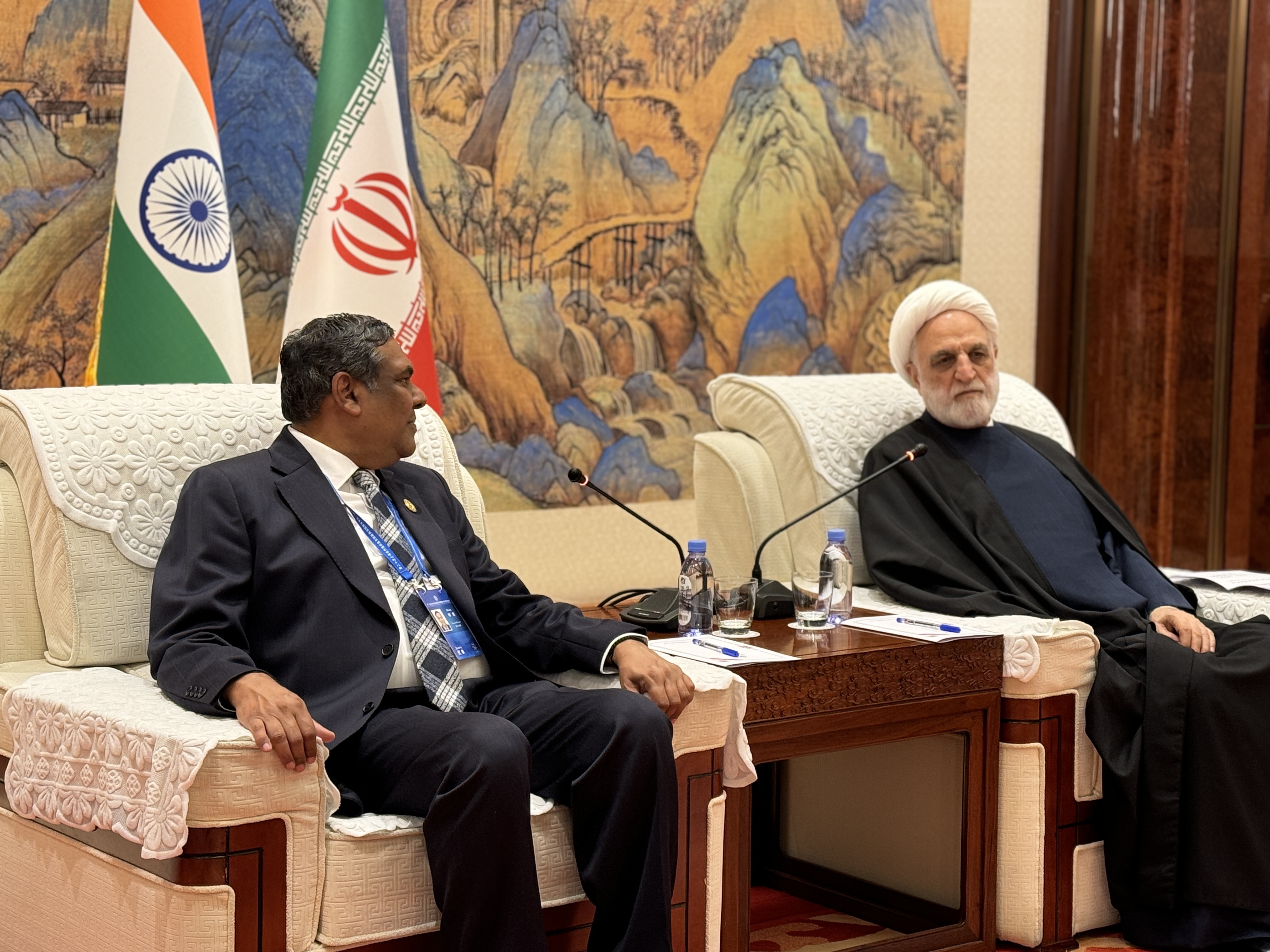 دیدار حجتالاسلام والمسلمین محسنیاژهای با رئیس دیوانعالی جمهوری خلق چین و عالیترین مقام قضایی کشورهای تاجیکستان، قزاقستان و هند/ تاکید رئیس قوه قضاییه بر ظرفیتهای بالای کشورهای عضو سازمان شانگهای جهت توسعه مناسبات قضایی و حقوقی دیدار حجتالاسلام والمسلمین محسنیاژهای با رئیس دیوانعالی جمهوری خلق چین و عالیترین مقام قضایی کشورهای تاجیکستان، قزاقستان و هند/ تاکید رئیس قوه قضاییه بر ظرفیتهای بالای کشورهای عضو سازمان شانگهای جهت توسعه مناسبات قضایی و حقوقی