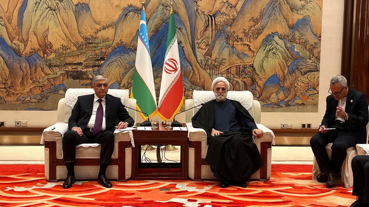 دیدار حجتالاسلام والمسلمین محسنیاژهای با رئیس دیوانعالی جمهوری خلق چین و عالیترین مقام قضایی کشورهای تاجیکستان، قزاقستان و هند/ تاکید رئیس قوه قضاییه بر ظرفیتهای بالای کشورهای عضو سازمان شانگهای جهت توسعه مناسبات قضایی و حقوقی دیدار حجتالاسلام والمسلمین محسنیاژهای با رئیس دیوانعالی جمهوری خلق چین و عالیترین مقام قضایی کشورهای تاجیکستان، قزاقستان و هند/ تاکید رئیس قوه قضاییه بر ظرفیتهای بالای کشورهای عضو سازمان شانگهای جهت توسعه مناسبات قضایی و حقوقی