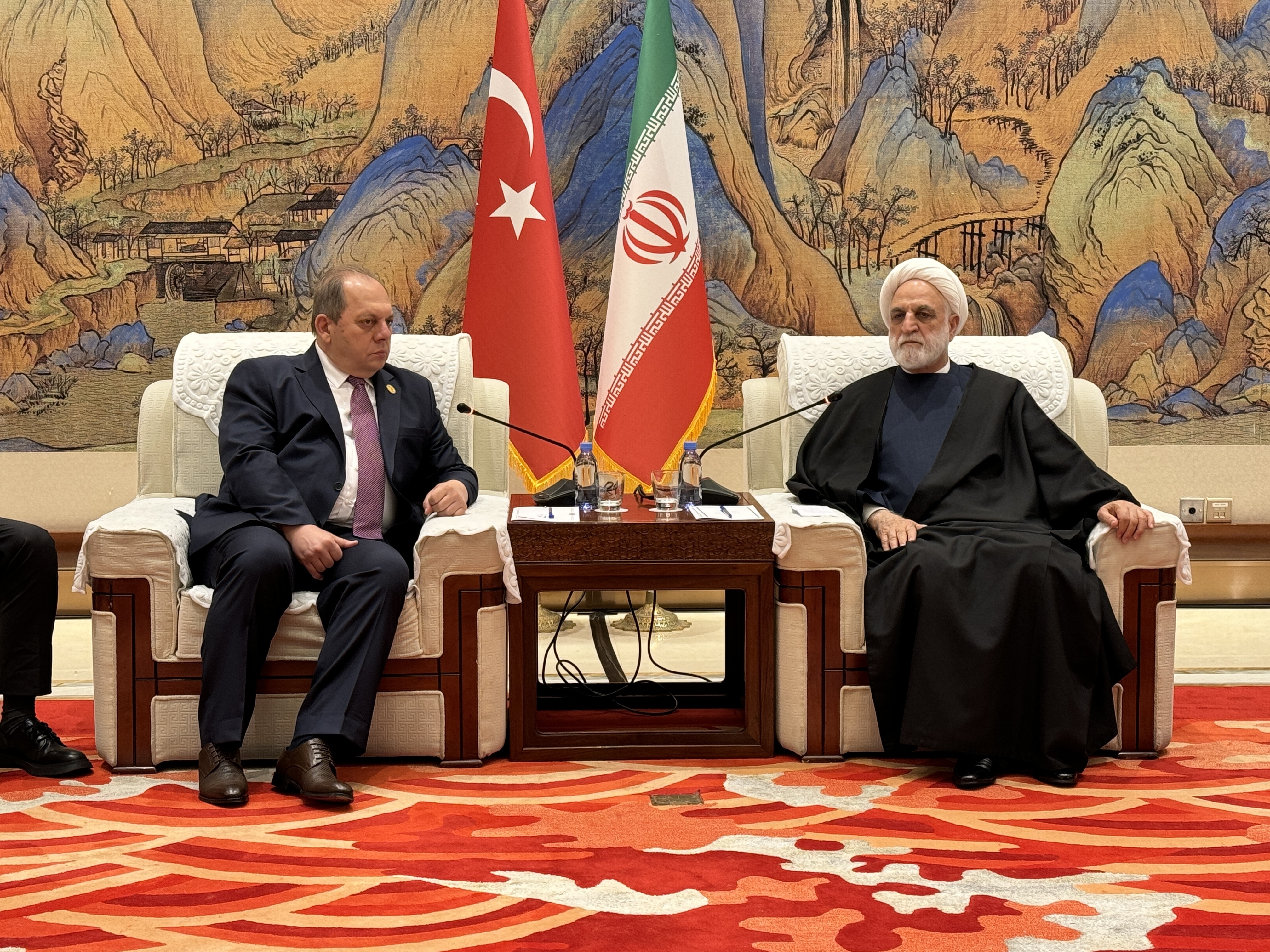 دیدار حجتالاسلام والمسلمین محسنیاژهای با رئیس دیوانعالی جمهوری خلق چین و عالیترین مقام قضایی کشورهای تاجیکستان، قزاقستان، هند، ازبکستان، ترکیه و پاکستان/ تاکید بر ظرفیتهای بالای کشورهای عضو سازمان شانگهای جهت توسعه مناسبات قضایی و حقوقی دیدار حجتالاسلام والمسلمین محسنیاژهای با رئیس دیوانعالی جمهوری خلق چین و عالیترین مقام قضایی کشورهای تاجیکستان، قزاقستان، هند، ازبکستان، ترکیه و پاکستان/ تاکید بر ظرفیتهای بالای کشورهای عضو سازمان شانگهای جهت توسعه مناسبات قضایی و حقوقی