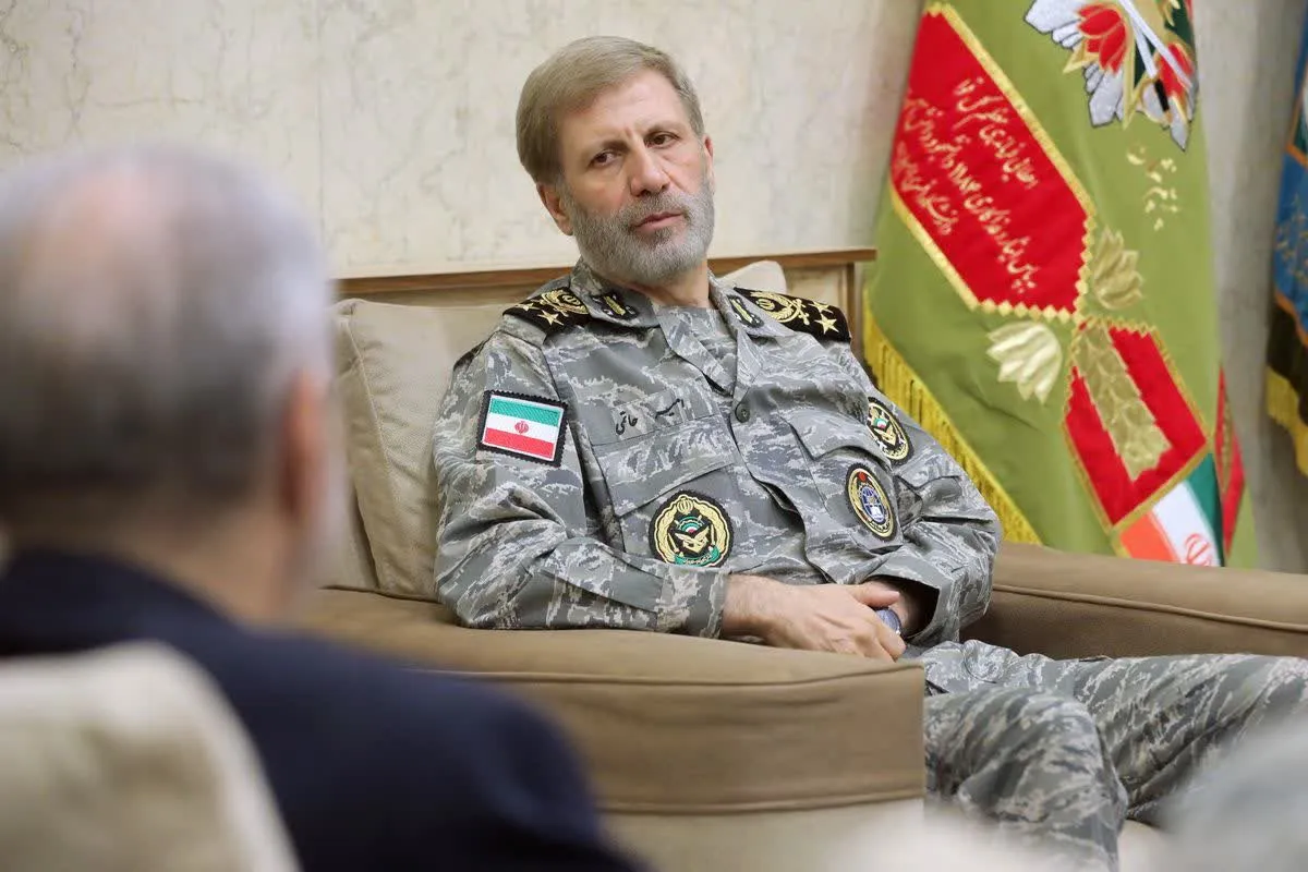 سرلشکر حاتمی: مهرداد اخلاقی چهره‌ای شناخته‌شده‌ در عرصه صنعت دفاعی است