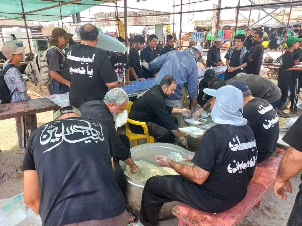 خدمت‌رسانی قرارگاه کربلا نیروی زمینی سپاه به زائران اربعین در مرز‌های خوزستان