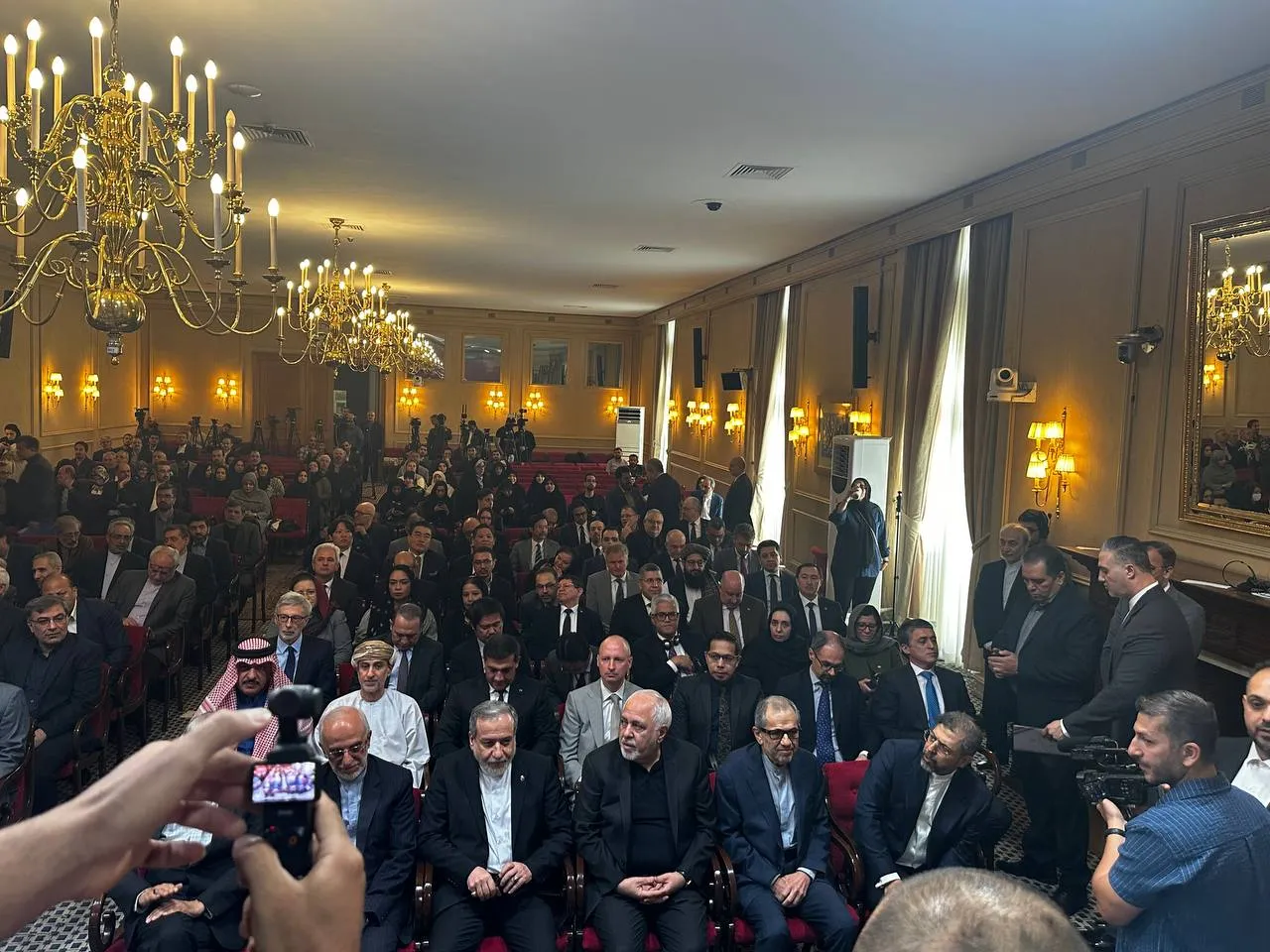 عراقچی: خاتمه جنگ باید در همه جبهه‌ها رخ دهد/ اداره تنگه هرمز مانند سابق نخواهد بود