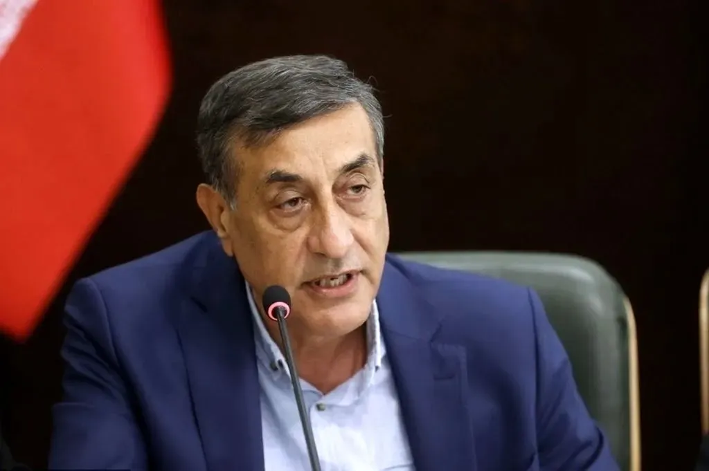 بازدید سرزده قائم‌پناه از وضعیت بهداشت یک رستوران در شهر رضی