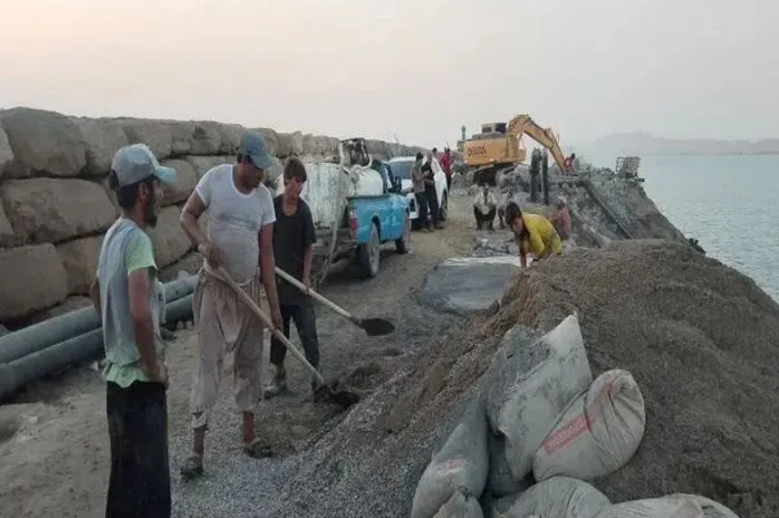 آبشیرینکن جاسک ۲۴ ساعت پس از حمله آمریکا به مدار بازگشت