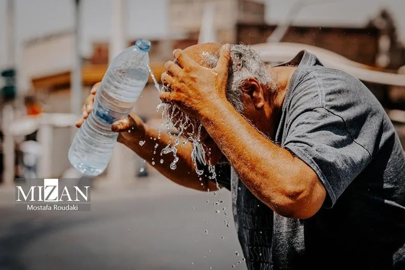 هشدار تبدیل آفتابسوختگی به سوختگی درجه ۲/ لزوم پرهیز از دستکاری تاولهای پوستی