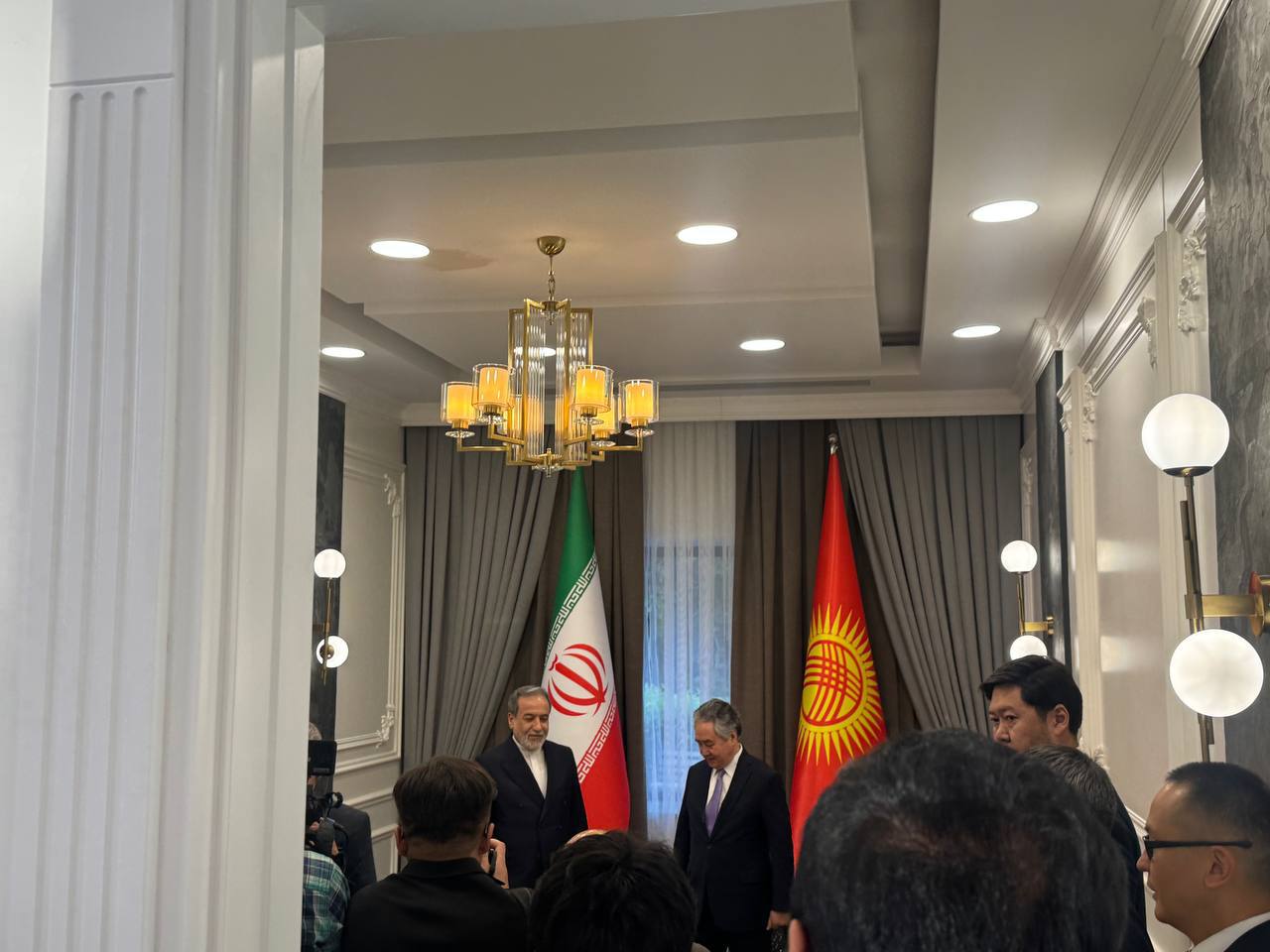 گزارش خبرنگار میزان از اجلاس وزیران خارجه شانگهای در قرقیزستان/ عراقچی: جمهوری اسلامی ایران آغازگر هیچ جنگی نبوده و نخواهد بود گزارش خبرنگار میزان از اجلاس وزیران خارجه شانگهای در قرقیزستان/ عراقچی: جمهوری اسلامی ایران آغازگر هیچ جنگی نبوده و نخواهد بود