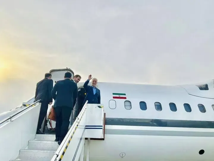 وزیر کشور برای دیدار با مقامات قطر عازم دوحه شد