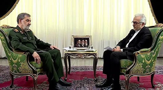سرلشکر رضایی: در شیوه جنگ حتما تحول خواهیم داشت/ آمریکا جنگ اقتصادی را ادامه دهد یک قطره نفت از خلیج فارس خارج نخواهد شد