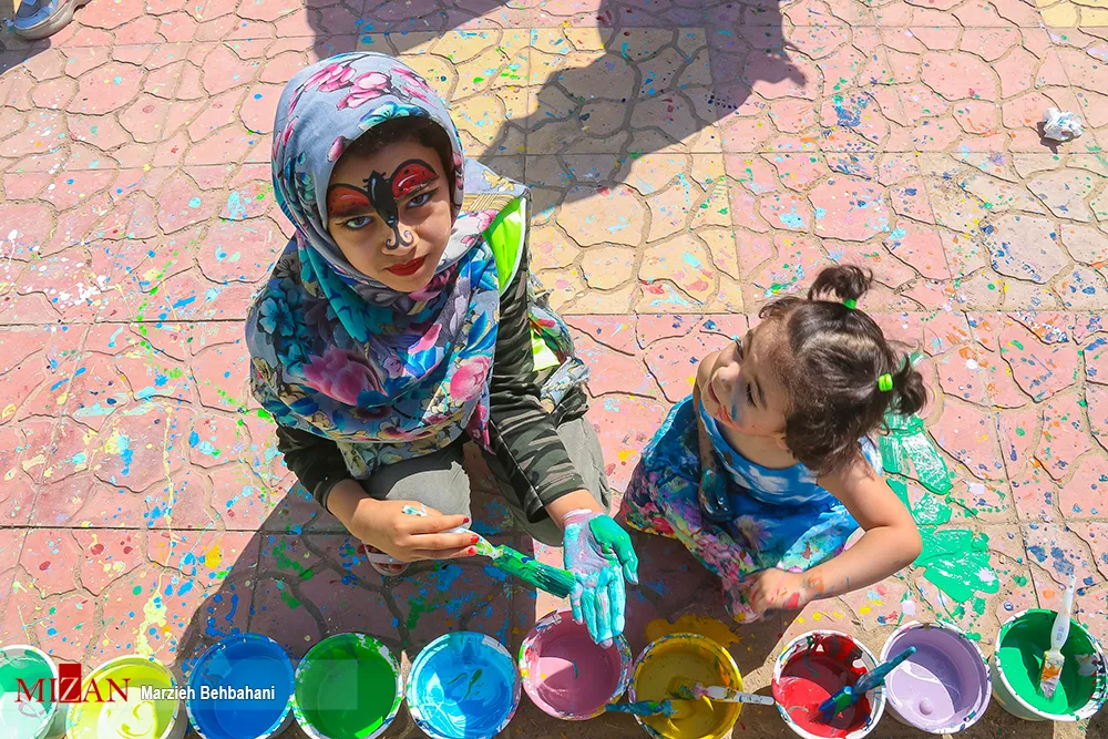 ضعف در پذیرش اجتماعی چگونه به کودکان مبتلا به اتیسم آسیب وارد می‌کند؟
