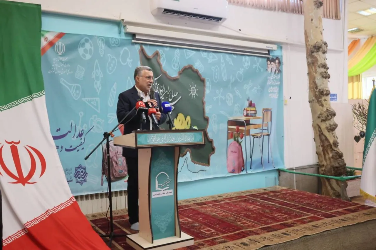 وزیر بهداشت: دانش‌آموزان آینده‌سازان ایران هستند